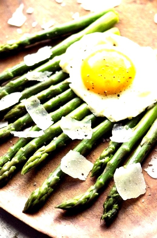 Steamed Asparagus With Fried Eggs And Pecorino