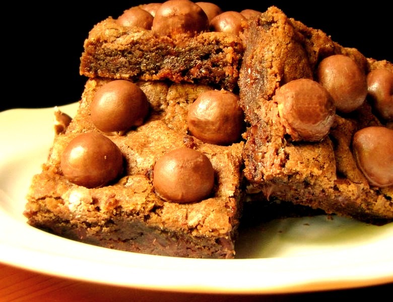 Whopper Chocolate Chocolate Chip Cookie Bars