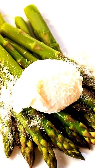 Asparagus with Poached Egg & Grated Pecorino (via Family Style Food)