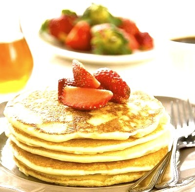 Pancakes with Fresh Strawberries & Honey